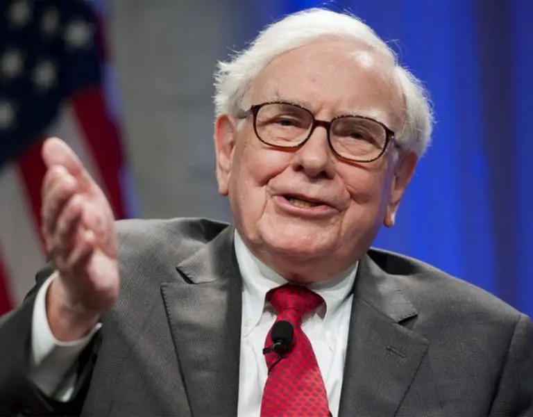 10 Lessons from Warren Buffett About LEGO Investing – Brick Bucks